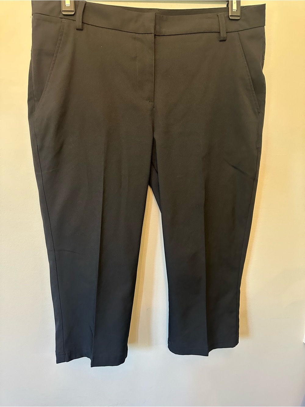 Puma Women’s Black Capri Straight Leg Golf Pants Size 12